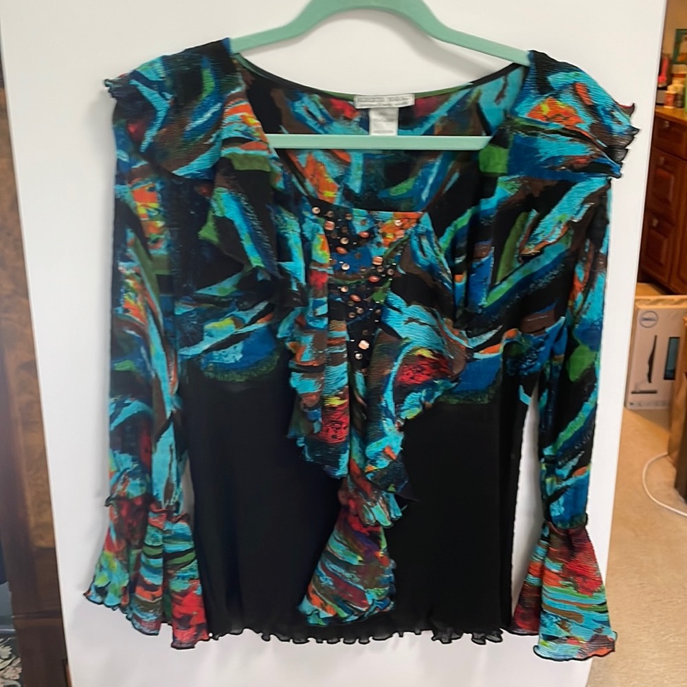 Beautiful Alberto Makali blouse.
